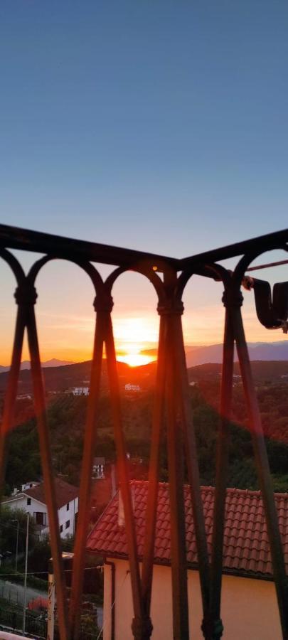 B&B La Finestra Sulle Mainarde - Isernia Bagian luar foto