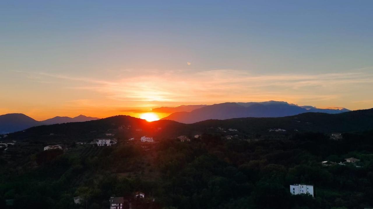 B&B La Finestra Sulle Mainarde - Isernia Bagian luar foto